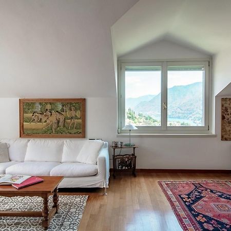I D'A Charming Penthouse - Lake View- Como- House-130 Mt-2 Double Bedrooms And 2 Double Bathrooms A Spacious Living Room-Full Equipped Kitchen-Private Garden And Terrace-Private Covered Parking エクステリア 写真