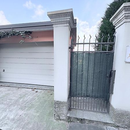 I D'A Charming Penthouse - Lake View- Como- House-130 Mt-2 Double Bedrooms And 2 Double Bathrooms A Spacious Living Room-Full Equipped Kitchen-Private Garden And Terrace-Private Covered Parking エクステリア 写真