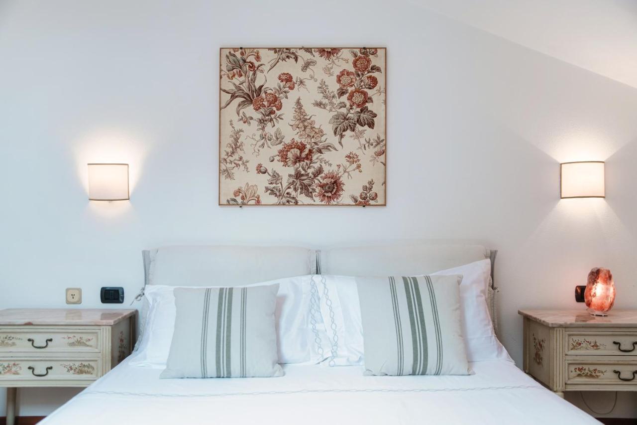 I D'A Charming Penthouse - Lake View- Como- House-130 Mt-2 Double Bedrooms And 2 Double Bathrooms A Spacious Living Room-Full Equipped Kitchen-Private Garden And Terrace-Private Covered Parking エクステリア 写真
