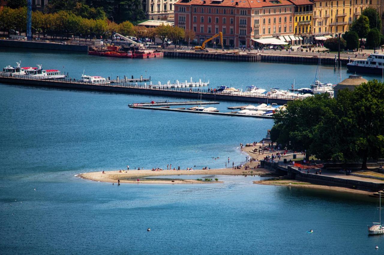 I D'A Charming Penthouse - Lake View- Como- House-130 Mt-2 Double Bedrooms And 2 Double Bathrooms A Spacious Living Room-Full Equipped Kitchen-Private Garden And Terrace-Private Covered Parking エクステリア 写真